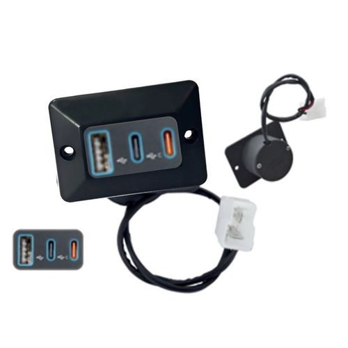 Carregador USB/USB-C Bivolt - Potência: 12/24V - Amperagem: 1,5 Âmperes - 3 Saídas 5V - Led: Azul - Formato: Trapézio - Ônibus - Caminhões - Vans